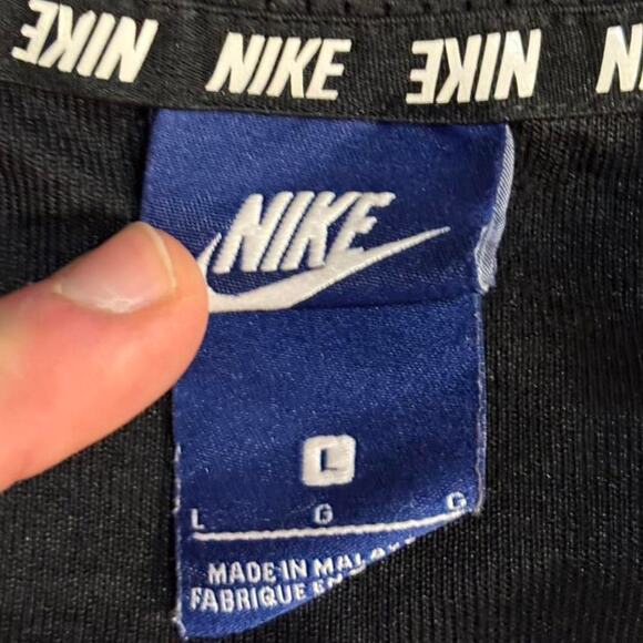 Nike Sports Tech Zip-Up Hooded Lightweight Jacket - Picture 5 of 5